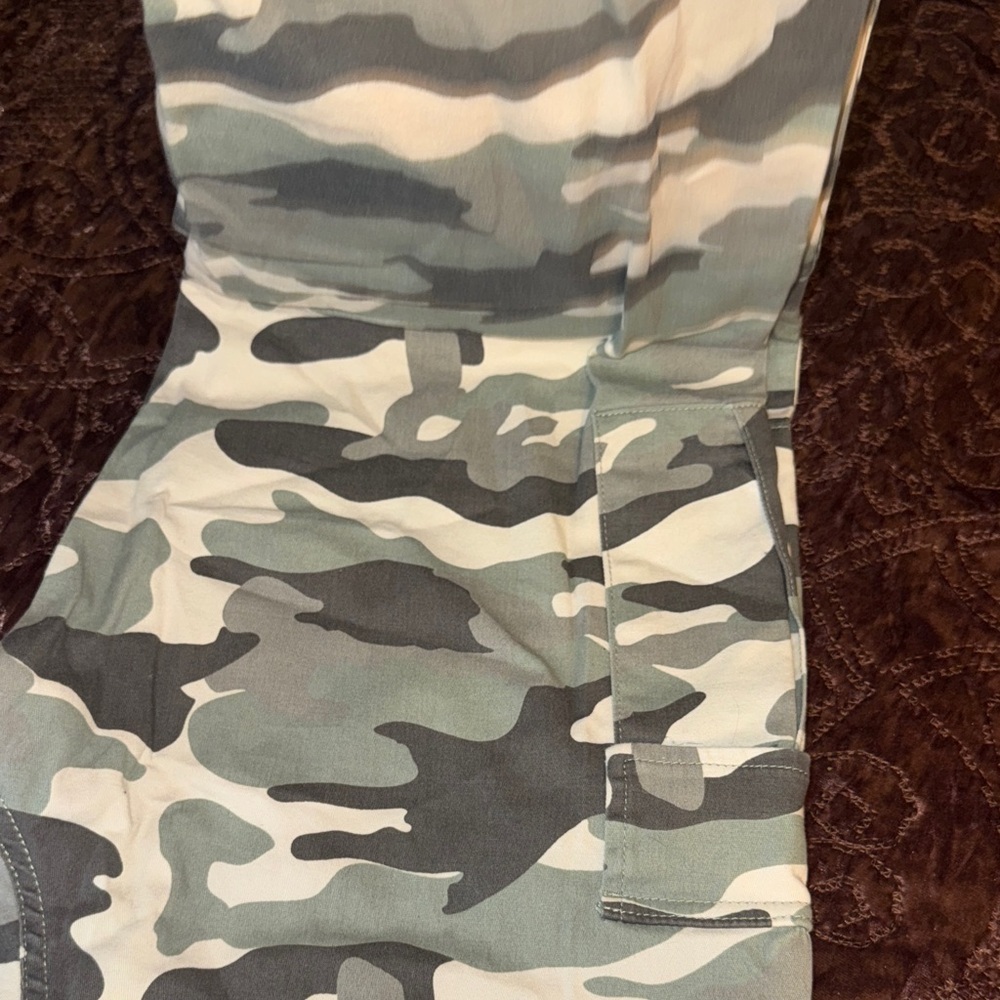 Refuge Green Camouflage Cargo Joggers - Picture 15 of 16
